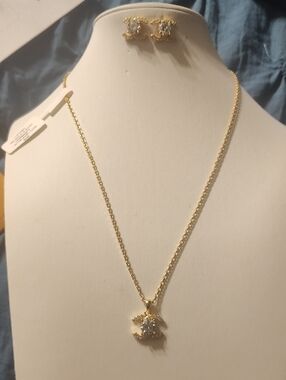 Authentic Chanel 18 K Gold Necklace And Cc Logo earring Set 1 Ct Moissanite Each